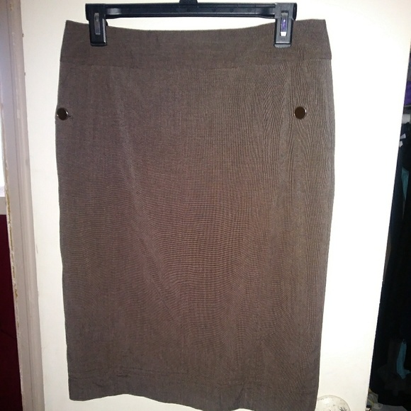 Brown Pencil Skirt w/ side pockets - Picture 2 of 4